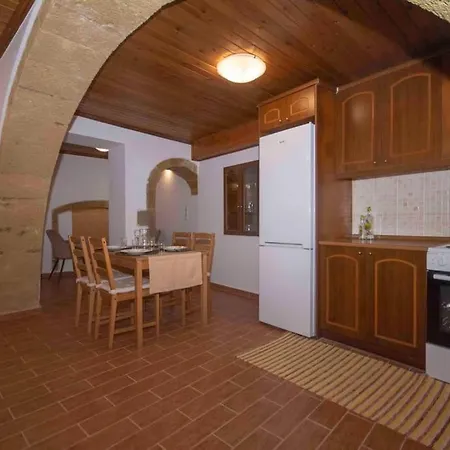 Holiday home Skaros *